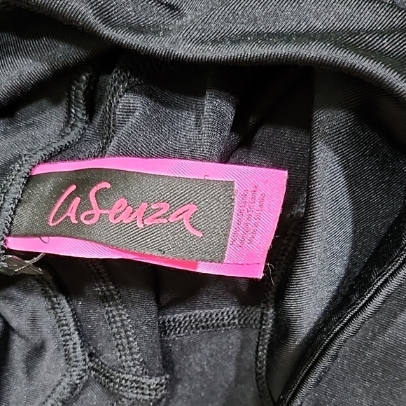 La SENZA Black Leggings with Pink Accent - Picture 3 of 7